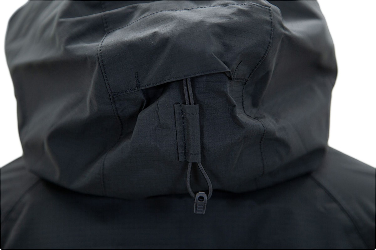 carinthia-kurtka-prg-2.0-czarna-kaptur